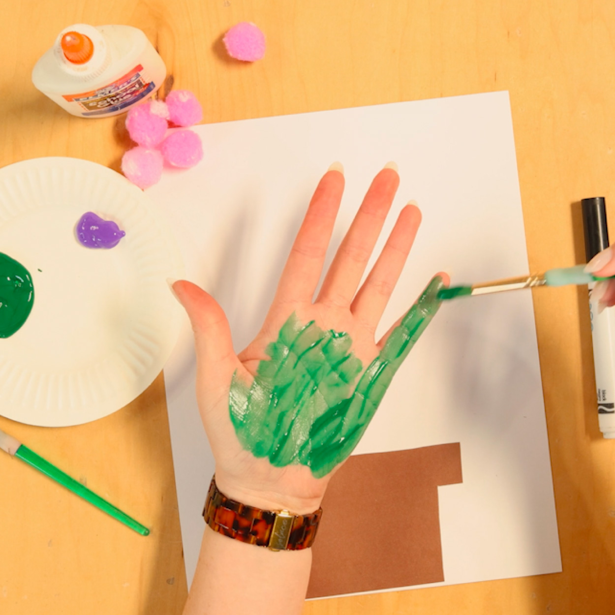 Paint your hand green