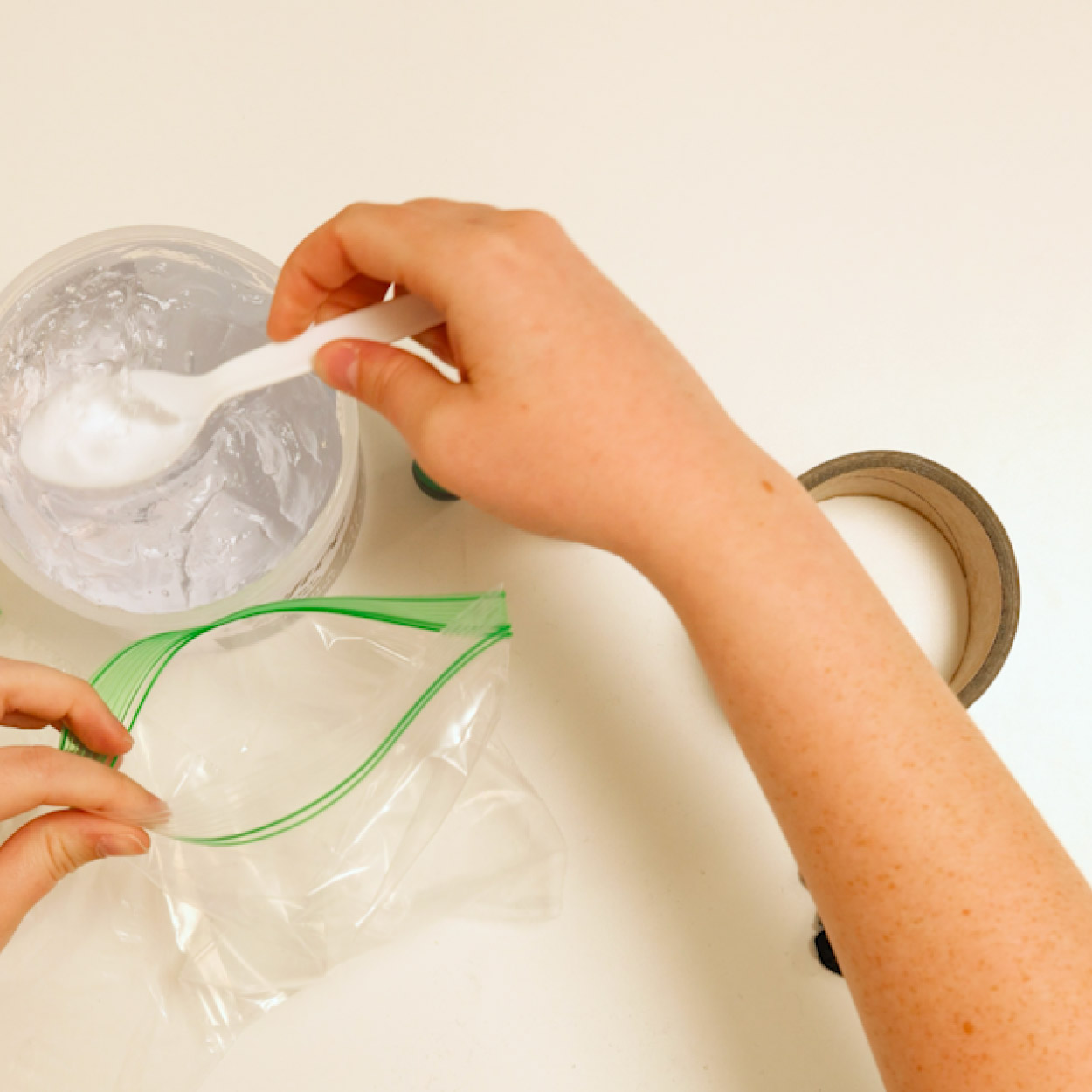 Scoop one cup of hair gel into bag